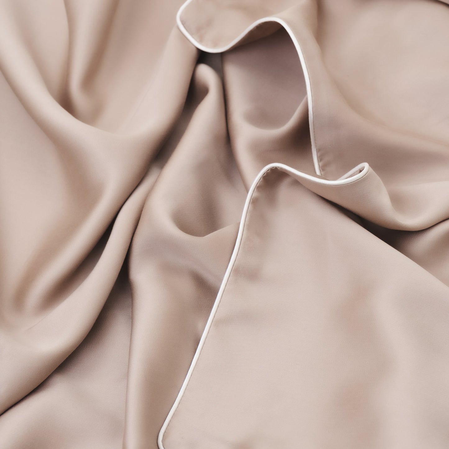 The Anti-Acne Silk Pillowcase