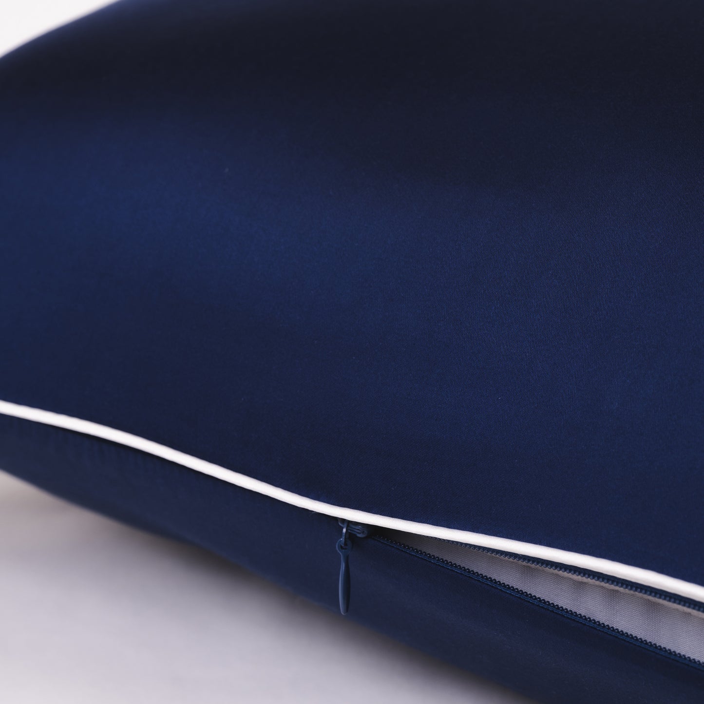The Anti-Acne Silk Pillowcase