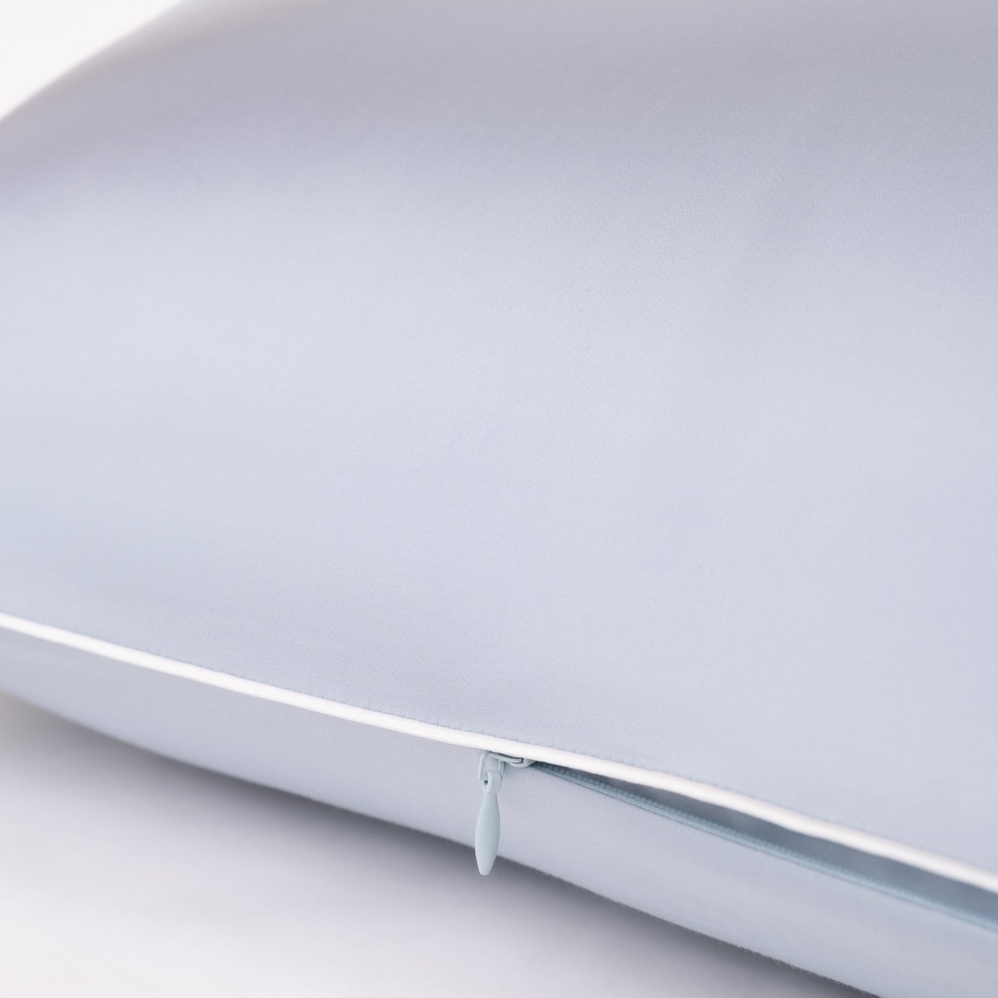 The Anti-Acne Silk Pillowcase