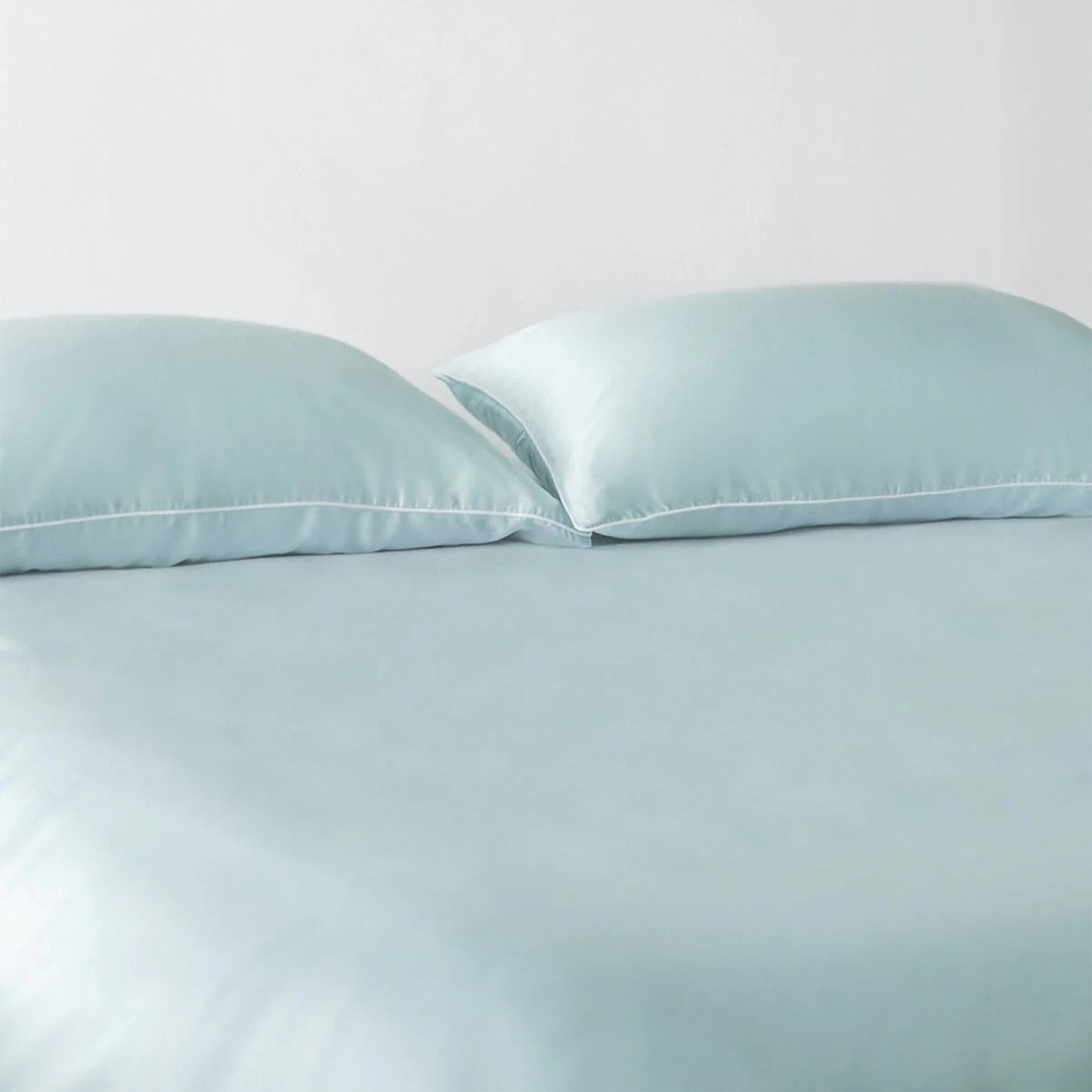 Skin Savior™ Eucalyptus Silk Fitted Sheet